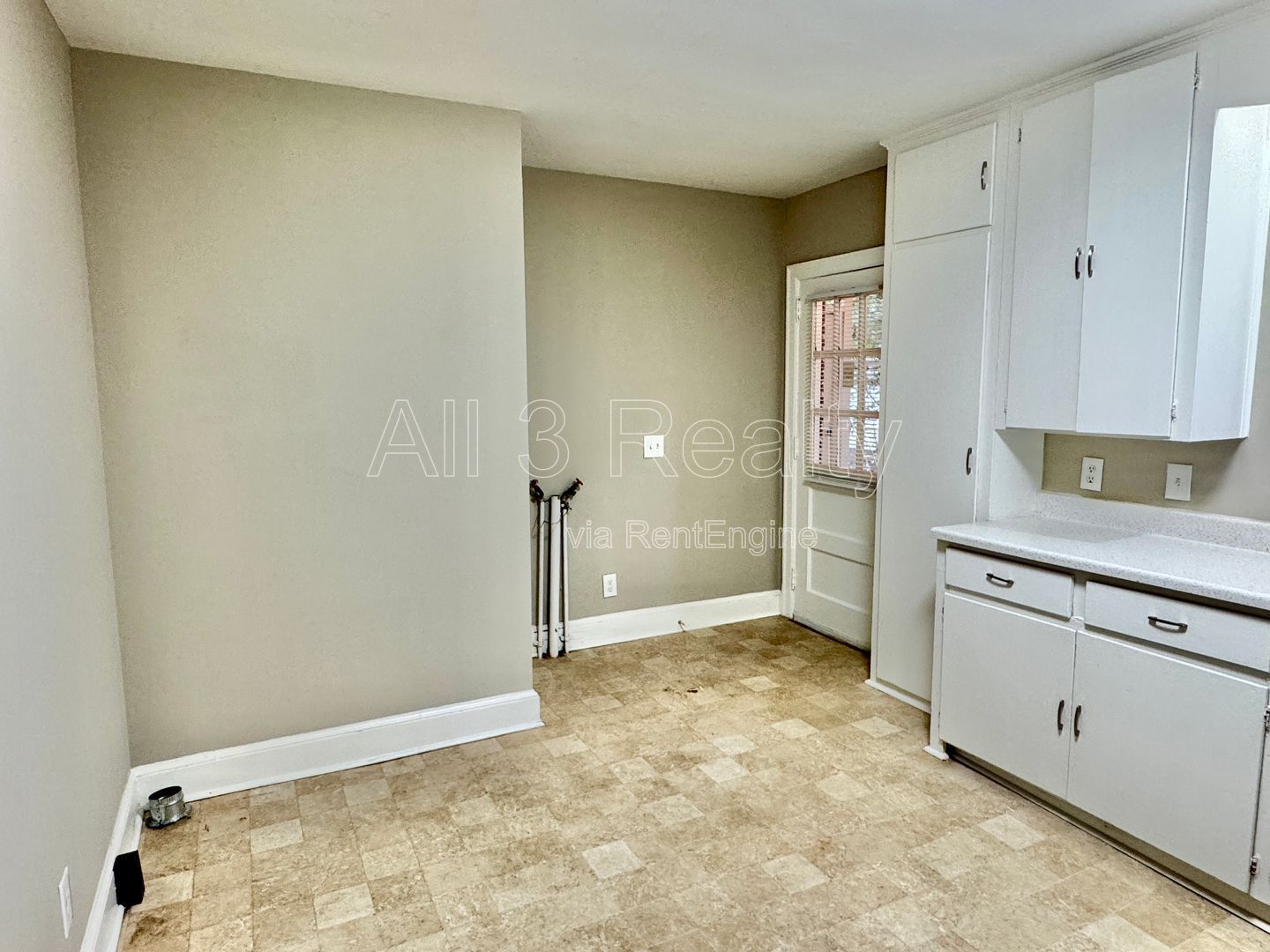 Beautiful 2 Bedroom / 1 Bath property image