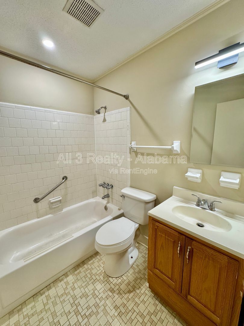 Charming updated 3-bedroom home! property image