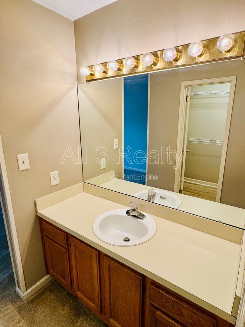 Charming 2-Bedroom Home with Great Curb Appeal! property image