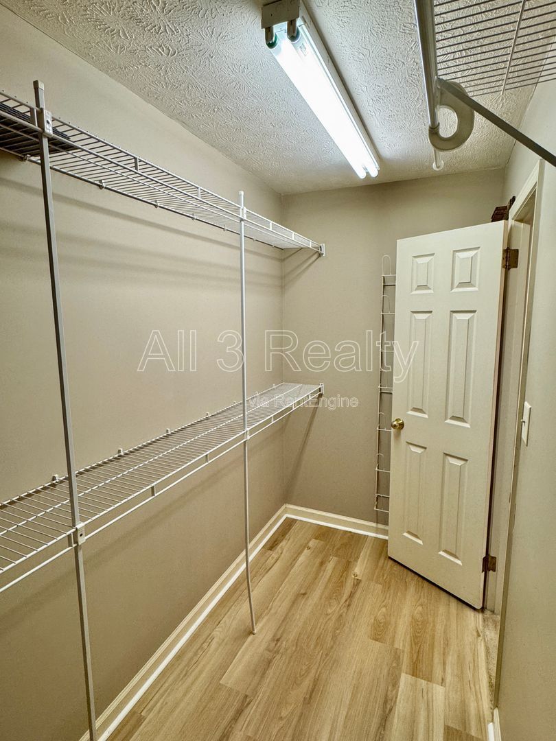 Charming 2-Bedroom Home with Great Curb Appeal! property image