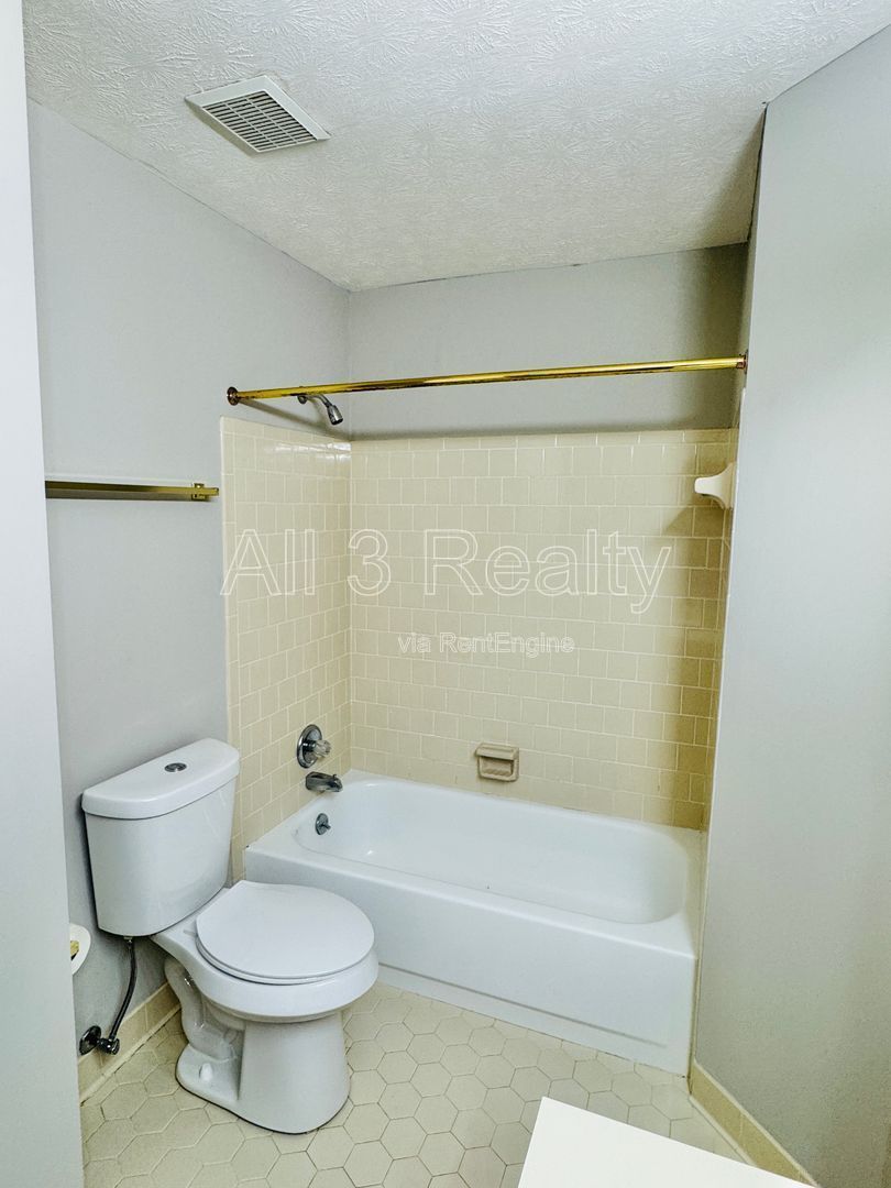 Charming 2-Bedroom Home with Great Curb Appeal! property image