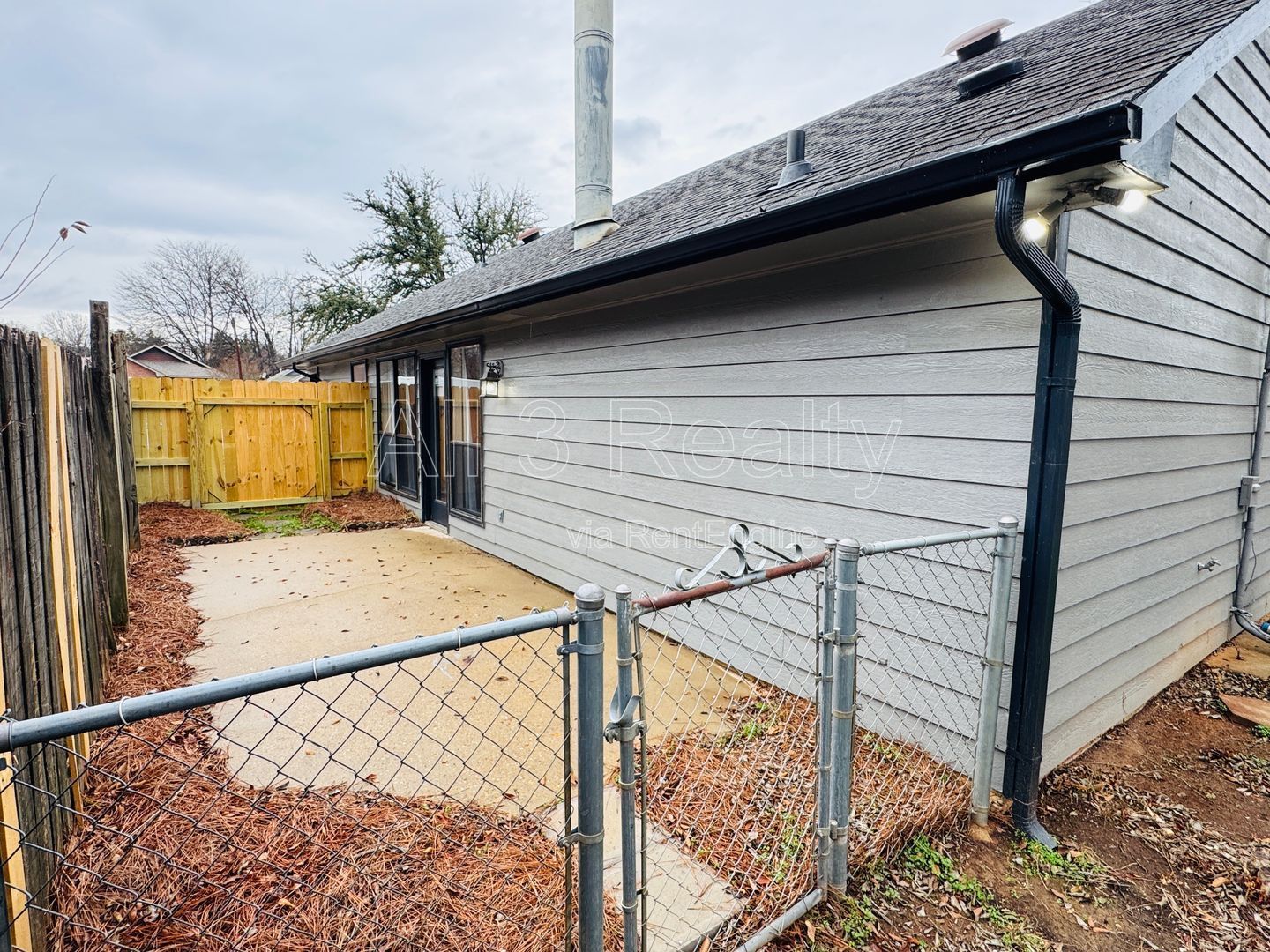 Charming 2-Bedroom Home with Great Curb Appeal! property image