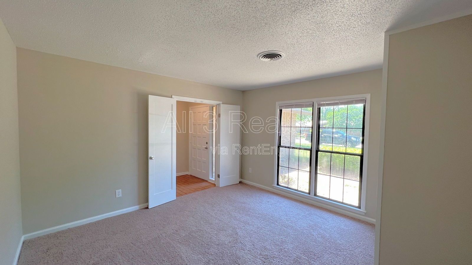 Beautiful 4-bedroom brick home property image