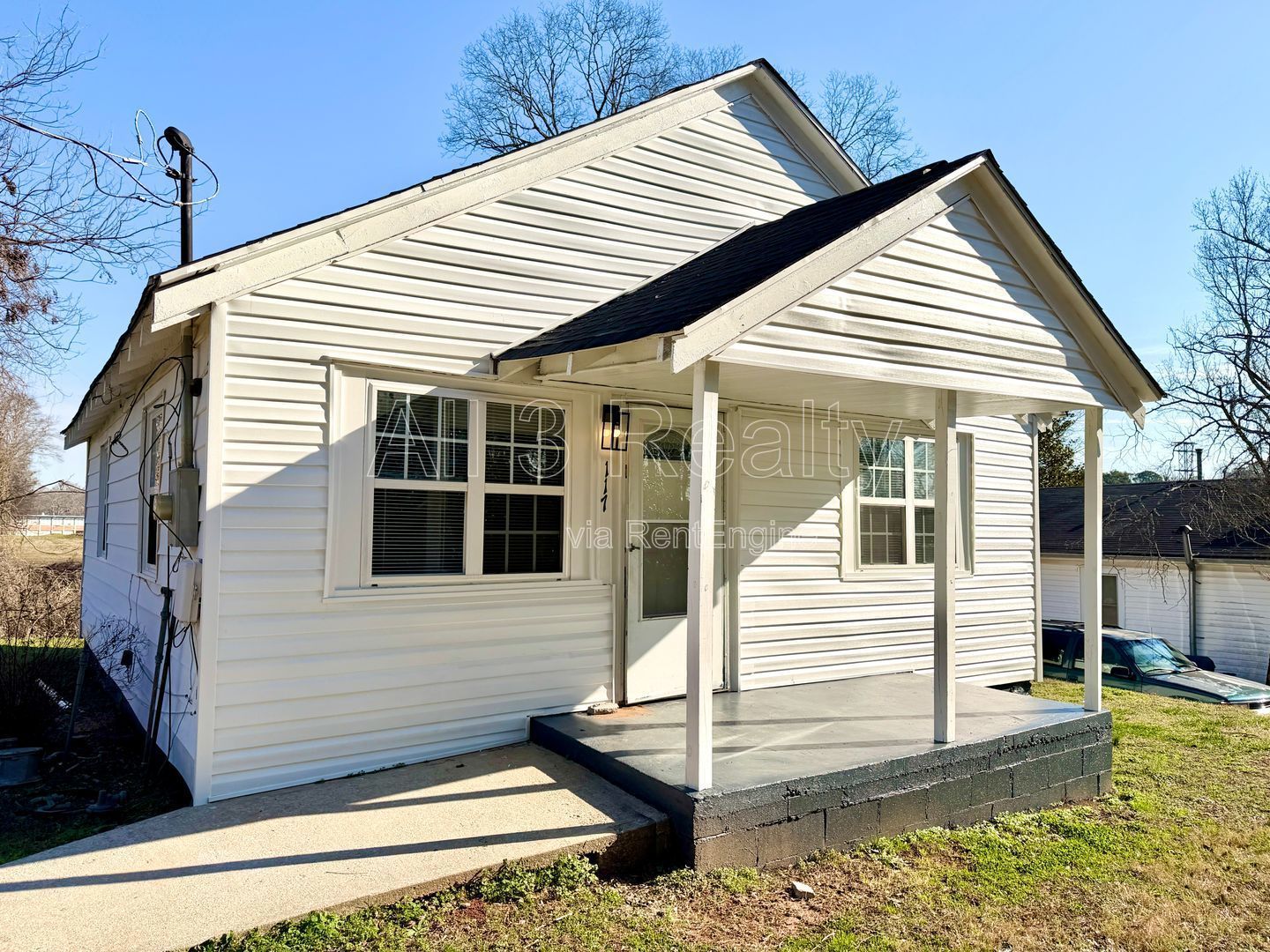 Welcome to this charming 2-bedroom, 1-bathroom home located in the vibrant community of Fairburn, GA. property image