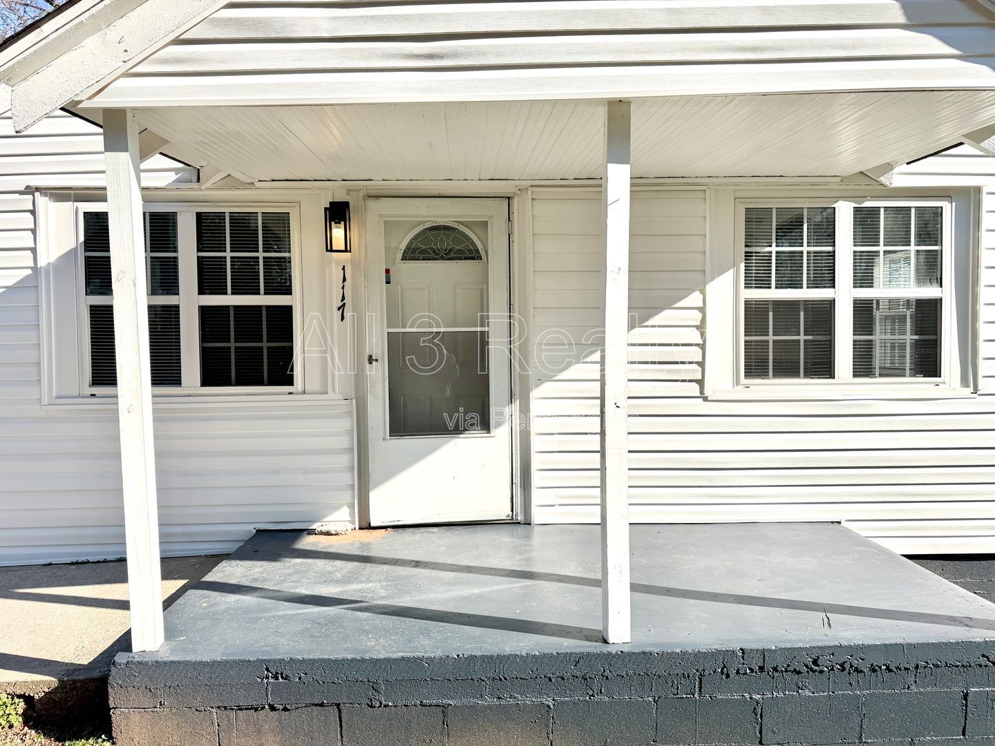 Welcome to this charming 2-bedroom, 1-bathroom home located in the vibrant community of Fairburn, GA. property image