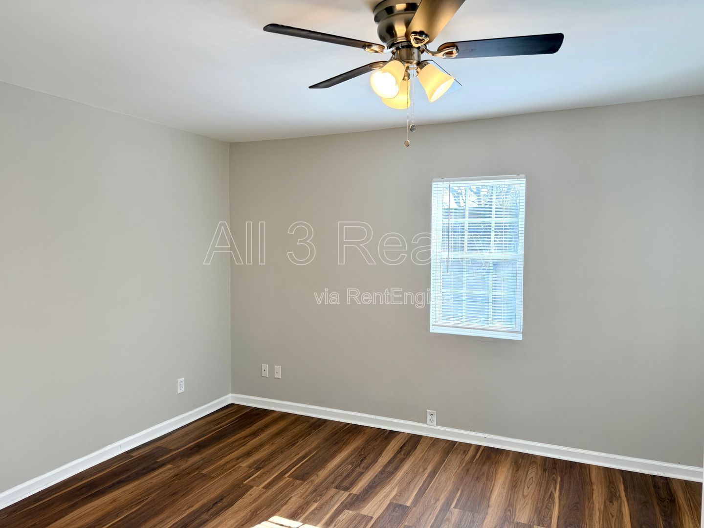 Welcome to this charming 2-bedroom, 1-bathroom home located in the vibrant community of Fairburn, GA. property image