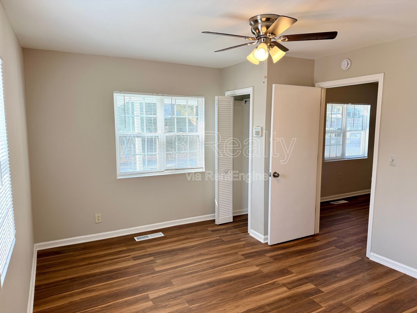 Welcome to this charming 2-bedroom, 1-bathroom home located in the vibrant community of Fairburn, GA. property image