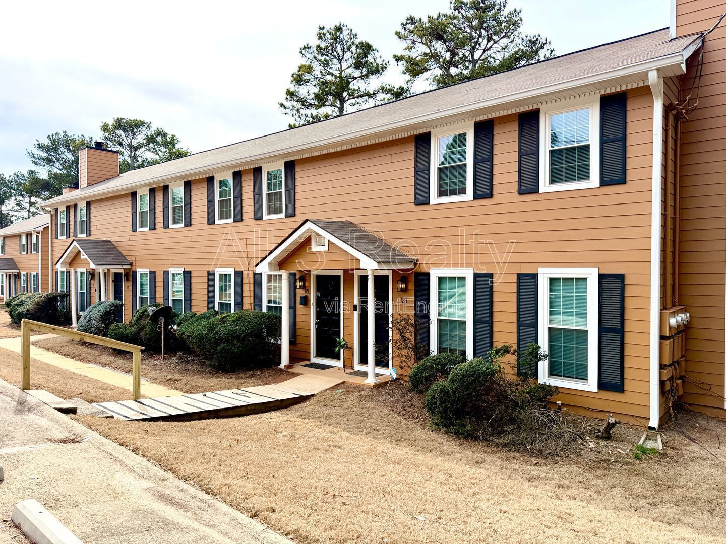 Welcome to this beautifully renovated home located in the charming town of Stockbridge, GA. property image