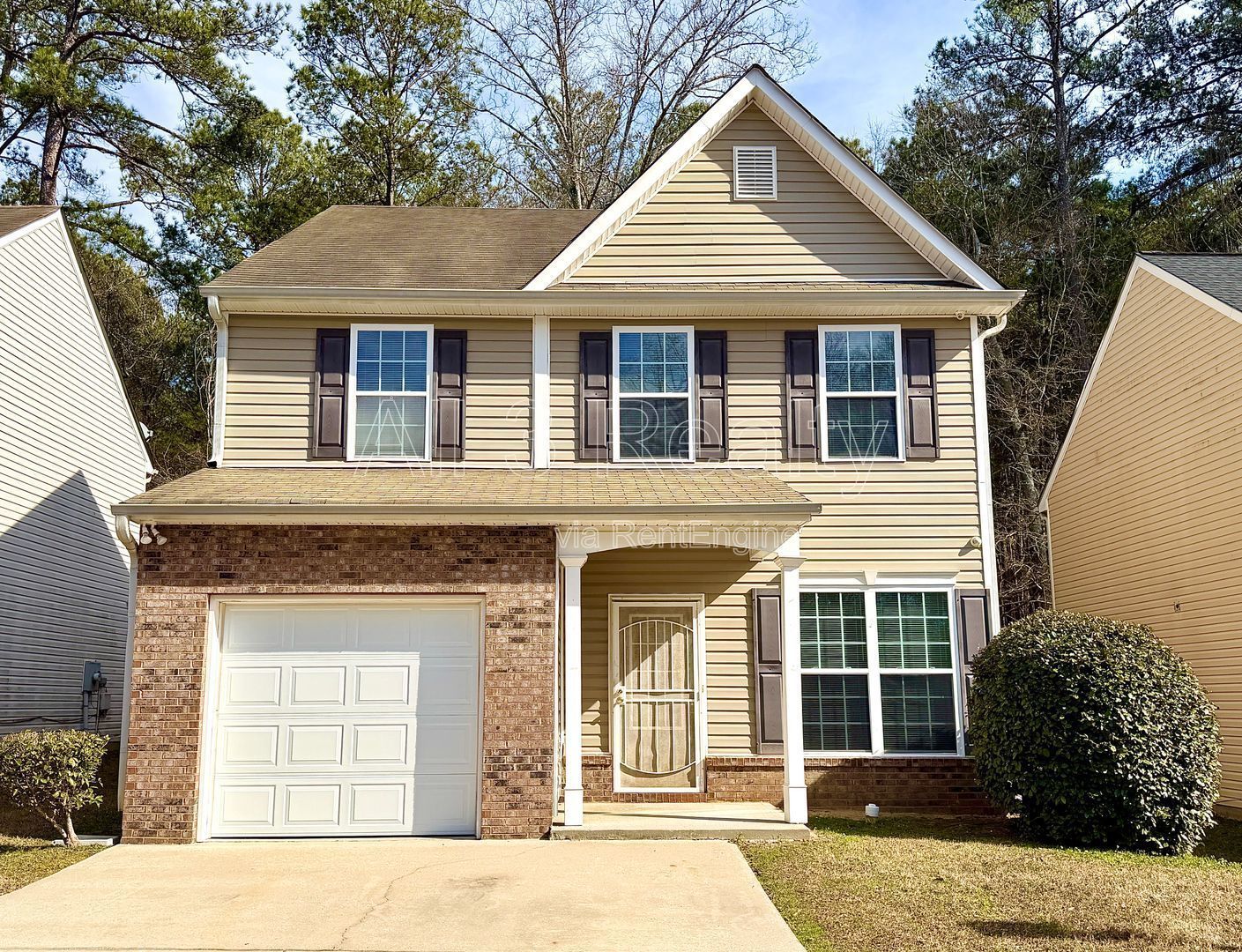 Welcome to this charming 3-bedroom, 2.5-bathroom home located in the vibrant Union City, GA property image