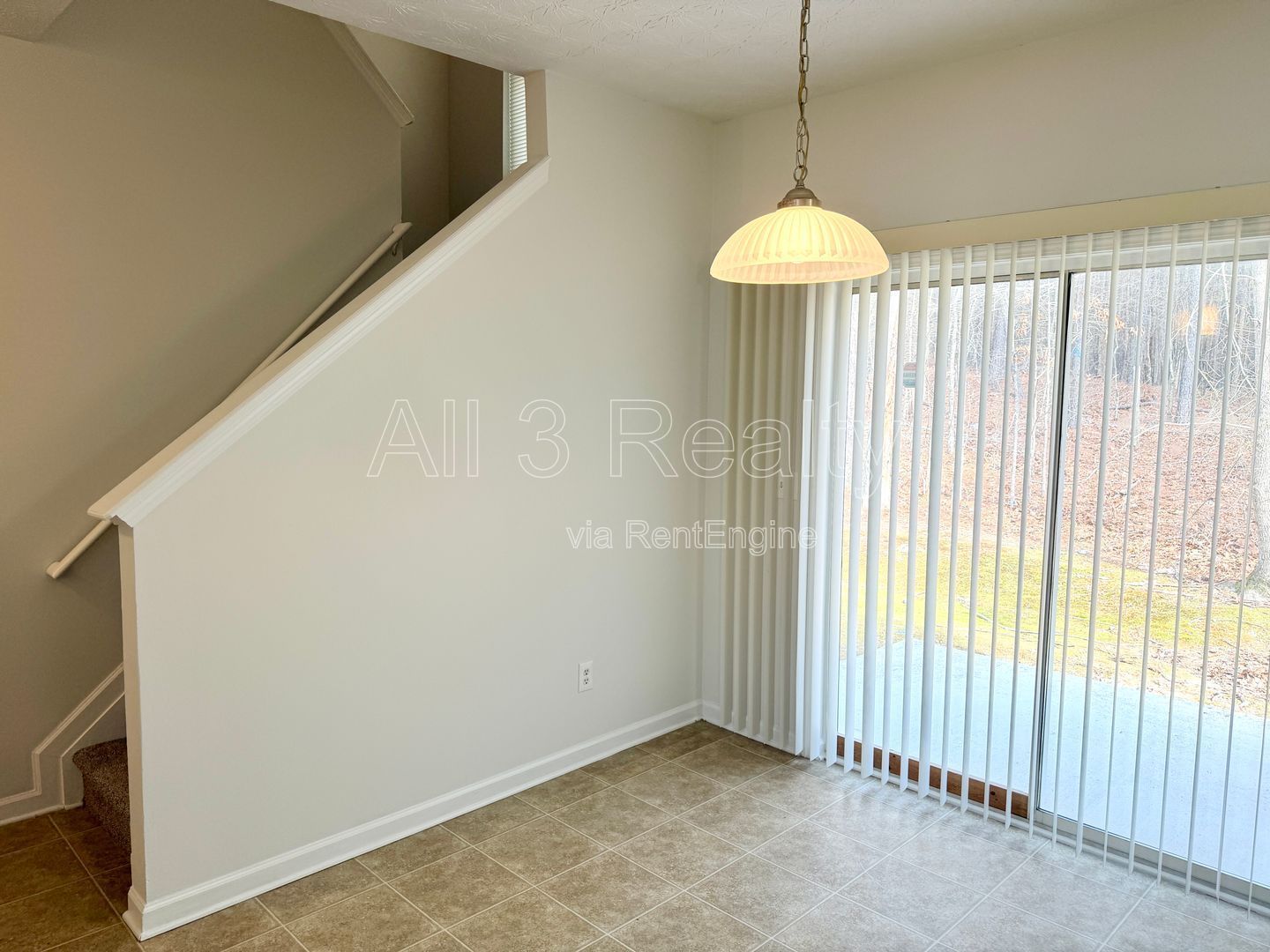 Welcome to this charming 3-bedroom, 2.5-bathroom home located in the vibrant Union City, GA property image