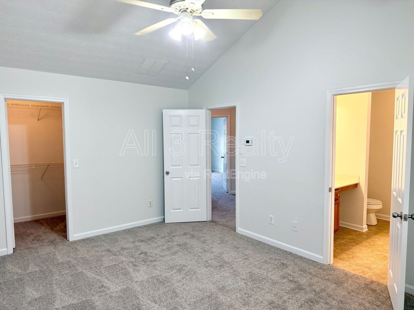 Welcome to this charming 3-bedroom, 2.5-bathroom home located in the vibrant Union City, GA property image