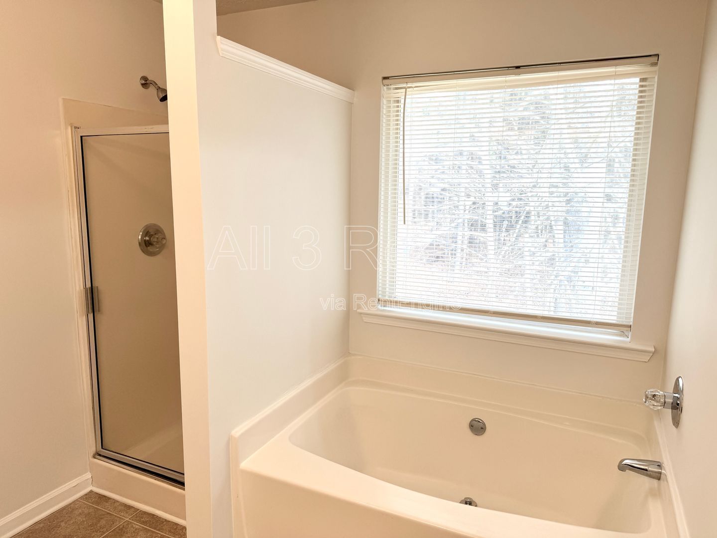 Welcome to this charming 3-bedroom, 2.5-bathroom home located in the vibrant Union City, GA property image