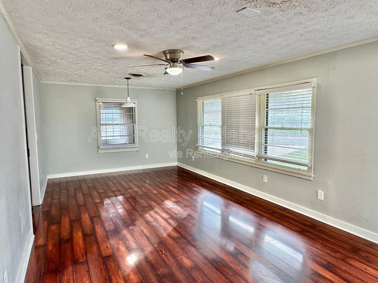 Inviting 3-Bedroom, 1.5-bath property image