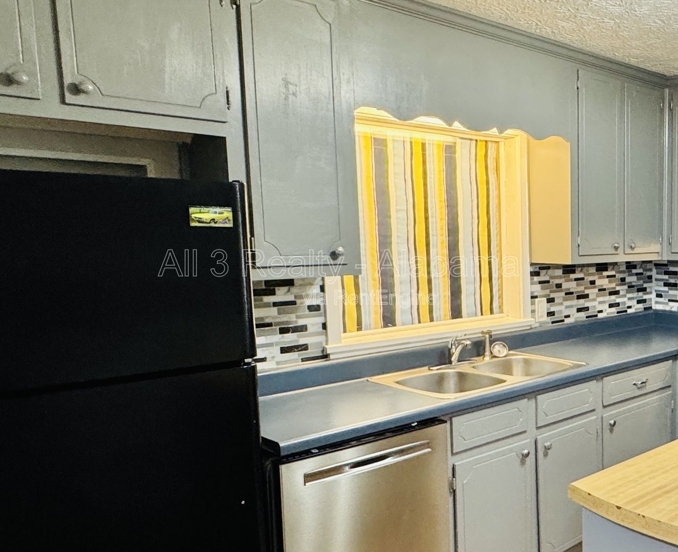 Inviting 3-Bedroom, 1.5-bath property image