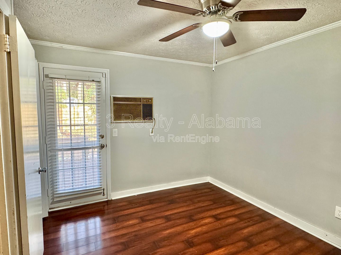 Inviting 3-Bedroom, 1.5-bath property image