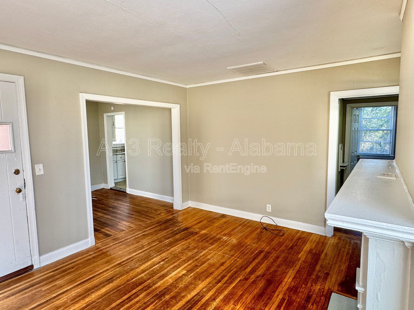 Charming 2-Bedroom Brick Bungalow property image