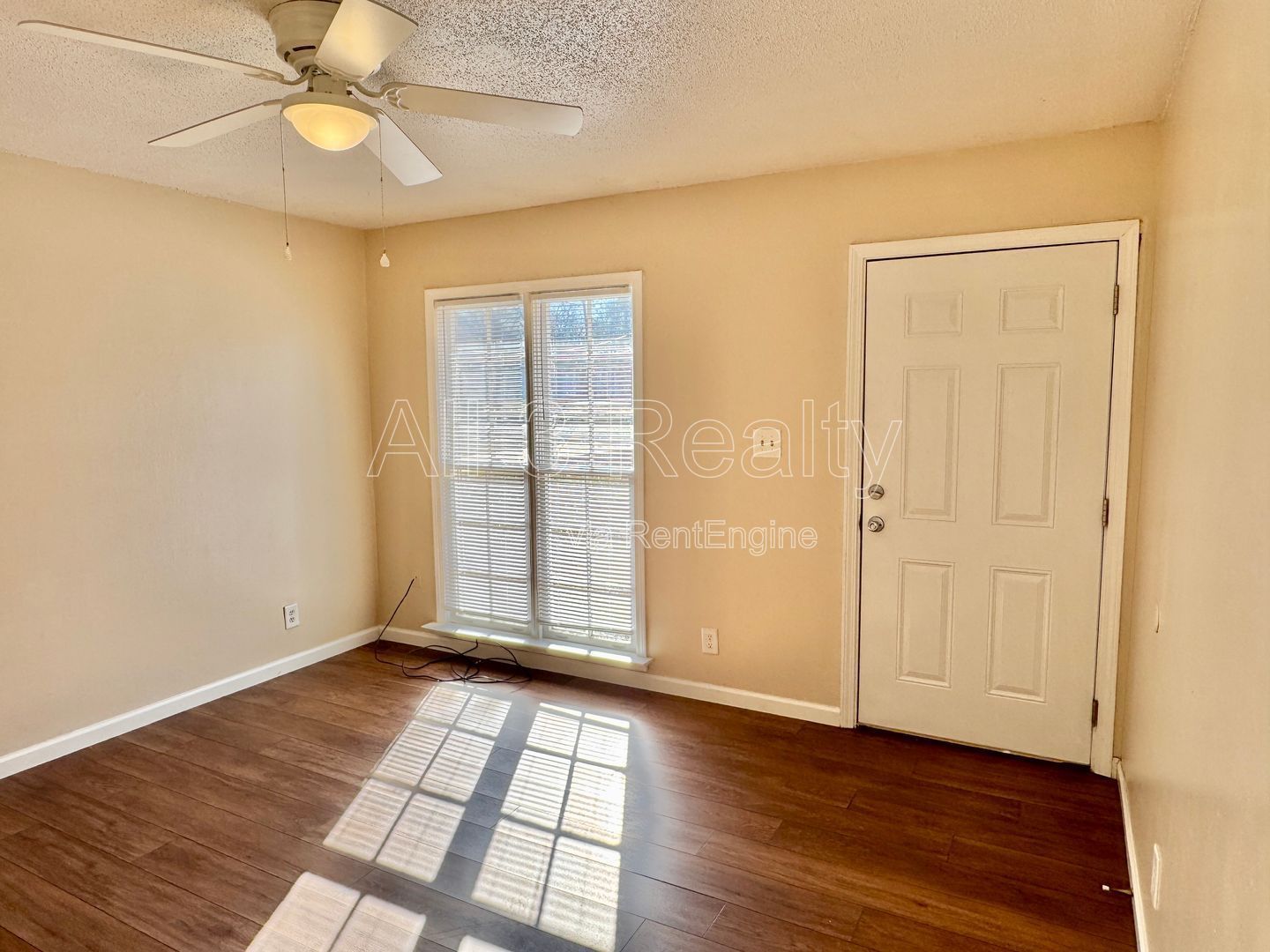 Adorable 3-bedroom!! property image