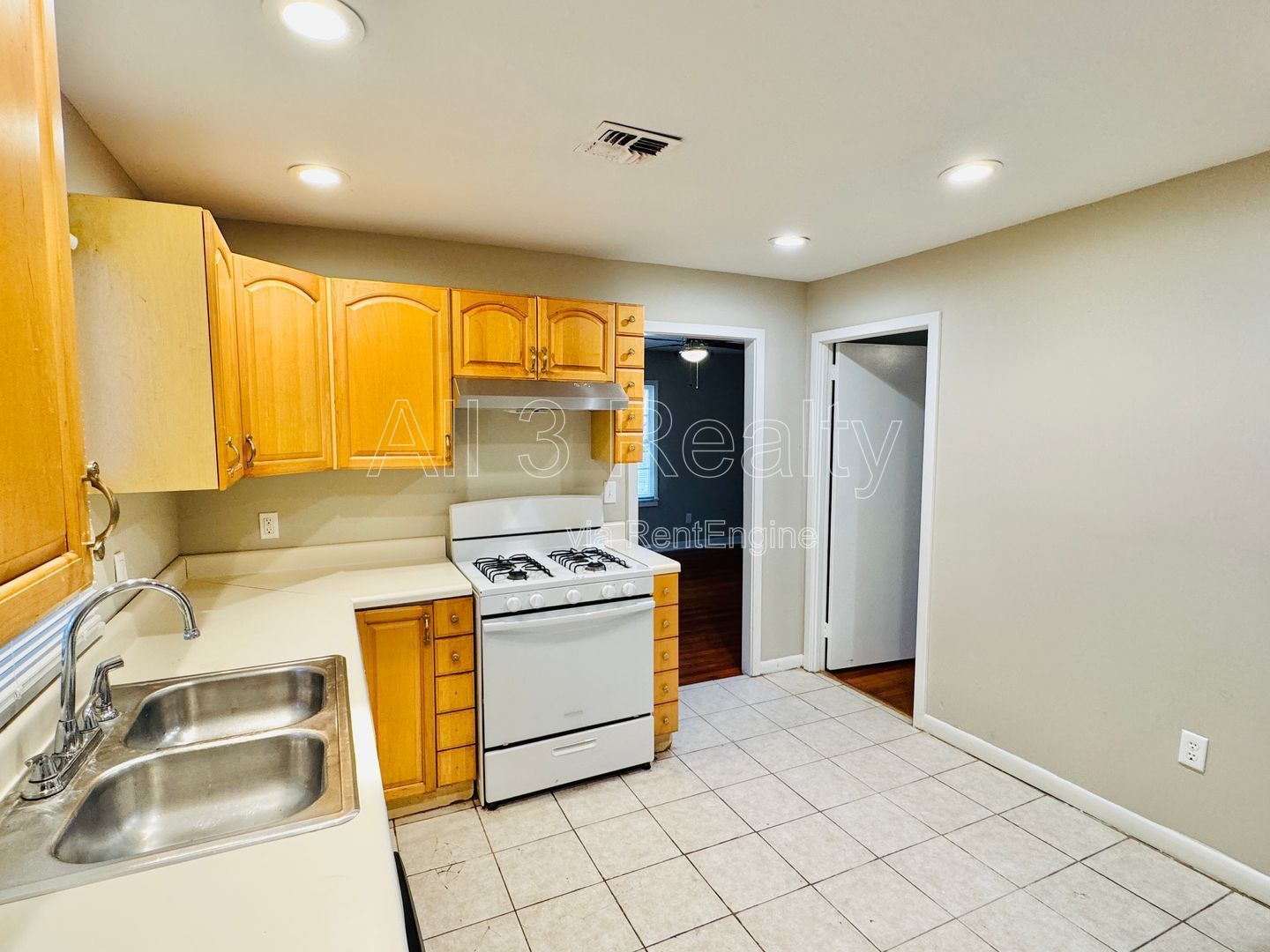 $500.00 Deposit  with Approval and move in by 1/31 property image