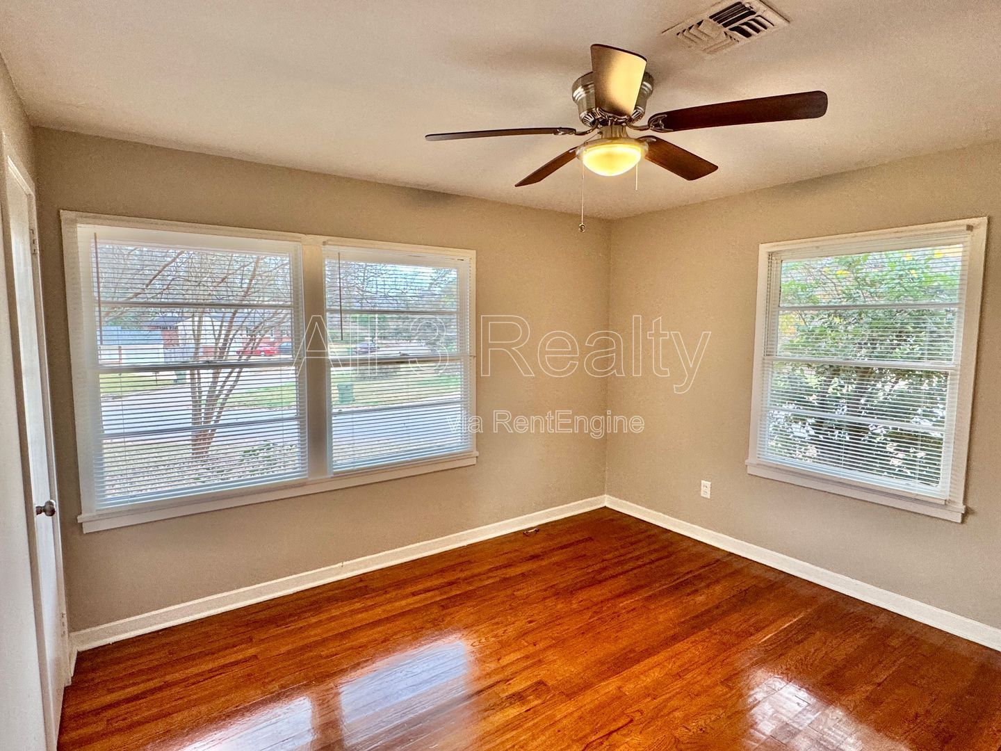 $500.00 Deposit  with Approval and move in by 1/31 property image