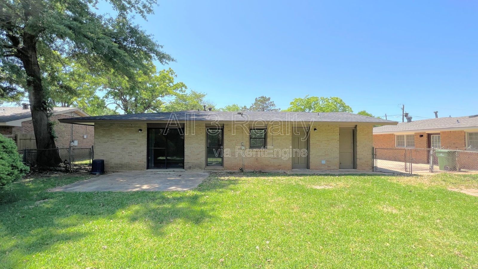 Beautiful 4-bedroom brick home property image