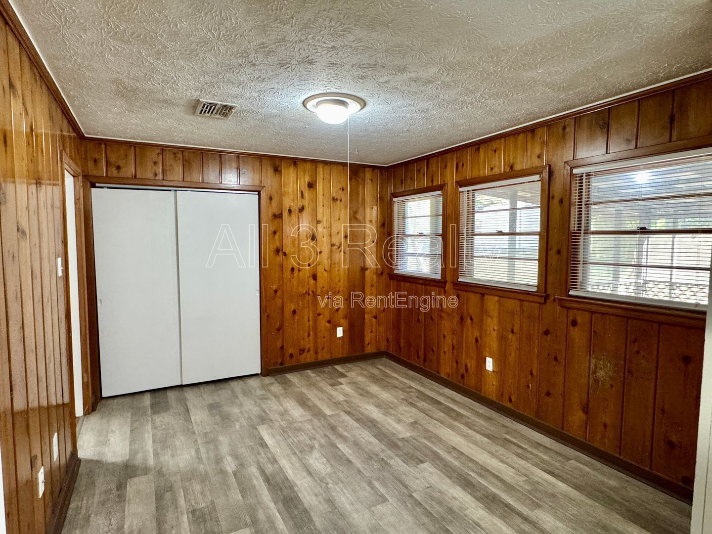 3-Bedroom -Bright, Charming, and Move-In Ready! property image