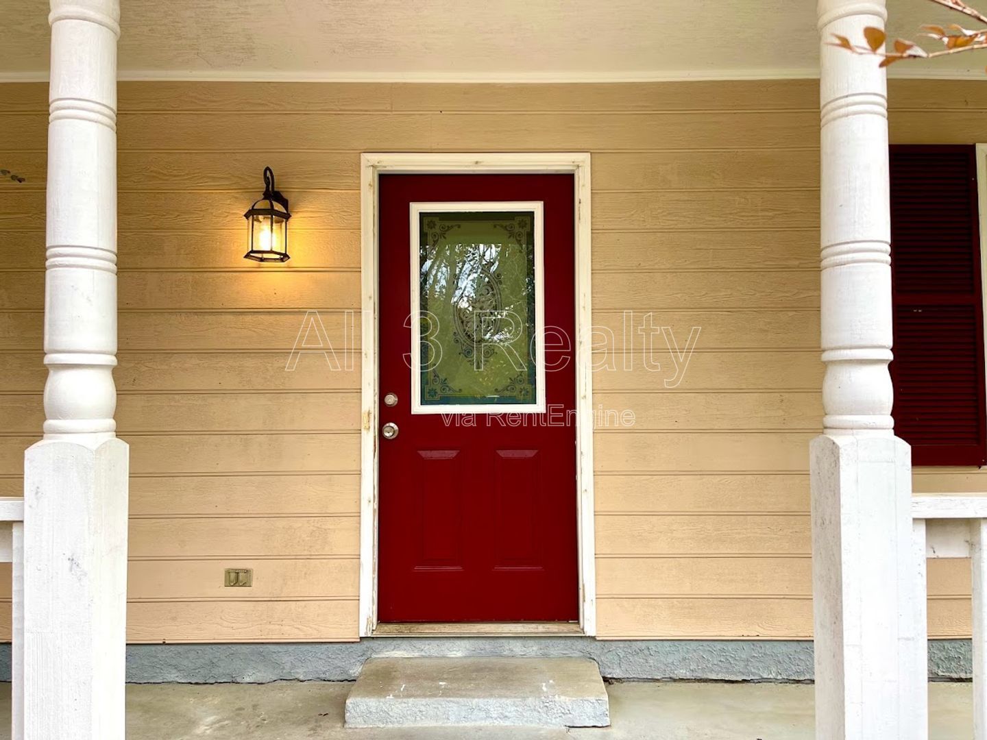 Welcome to this move-in ready 3-bedroom home located in the charming town of Fayetteville, GA. property image