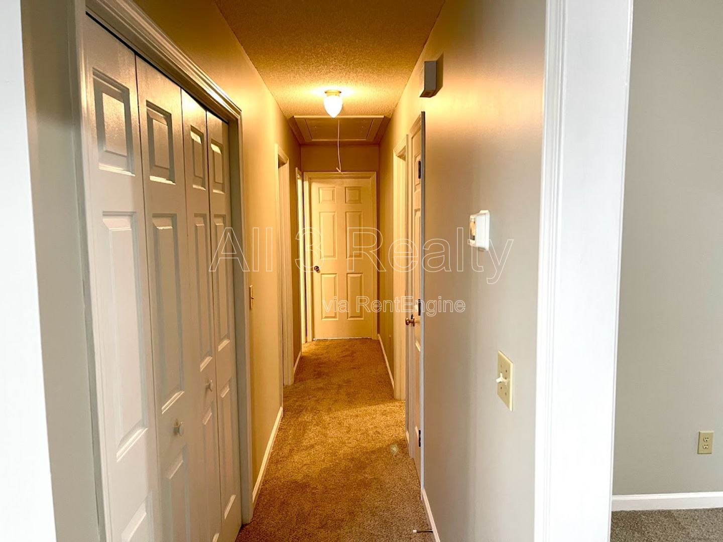 Welcome to this move-in ready 3-bedroom home located in the charming town of Fayetteville, GA. property image