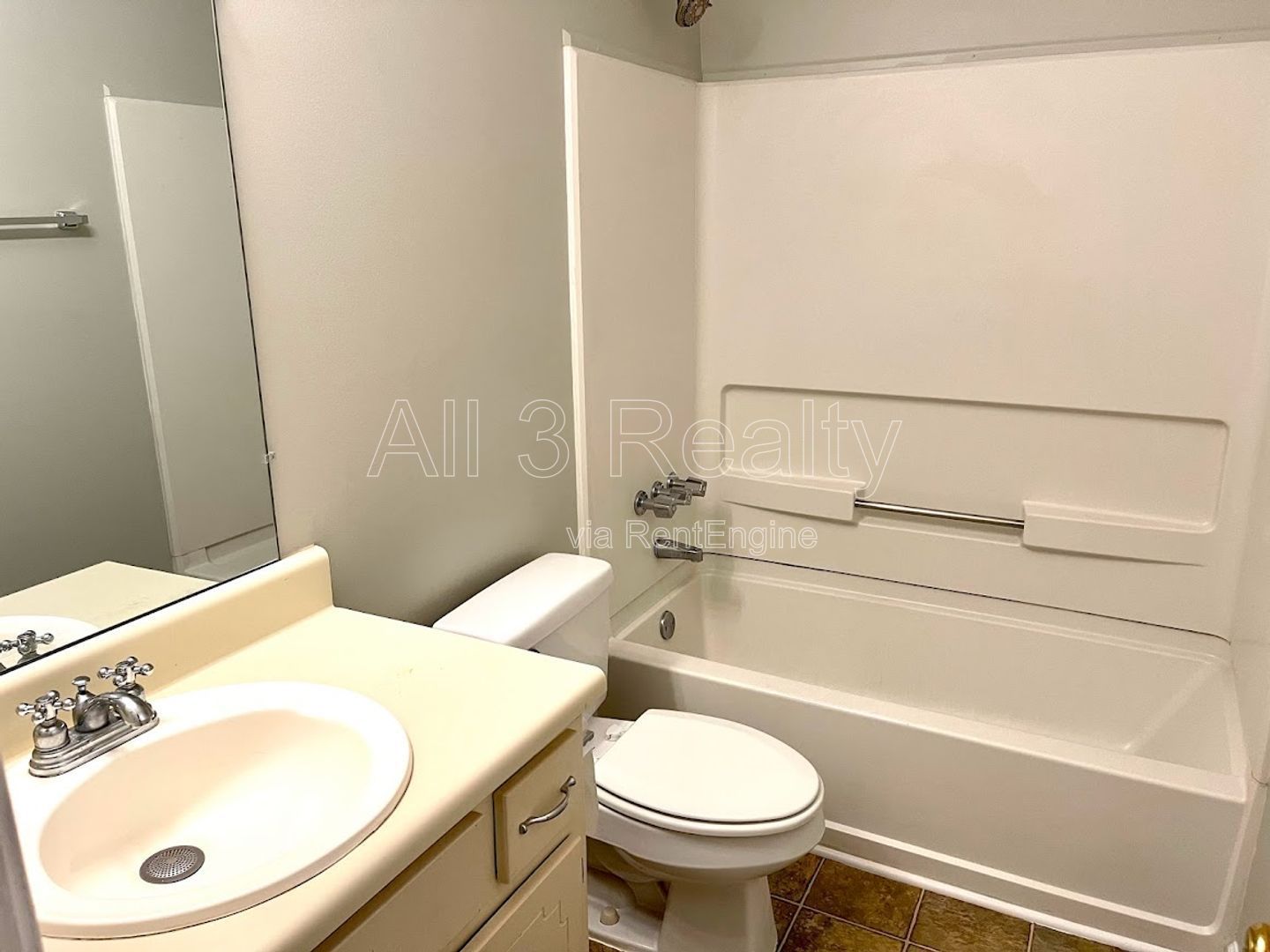 Welcome to this move-in ready 3-bedroom home located in the charming town of Fayetteville, GA. property image