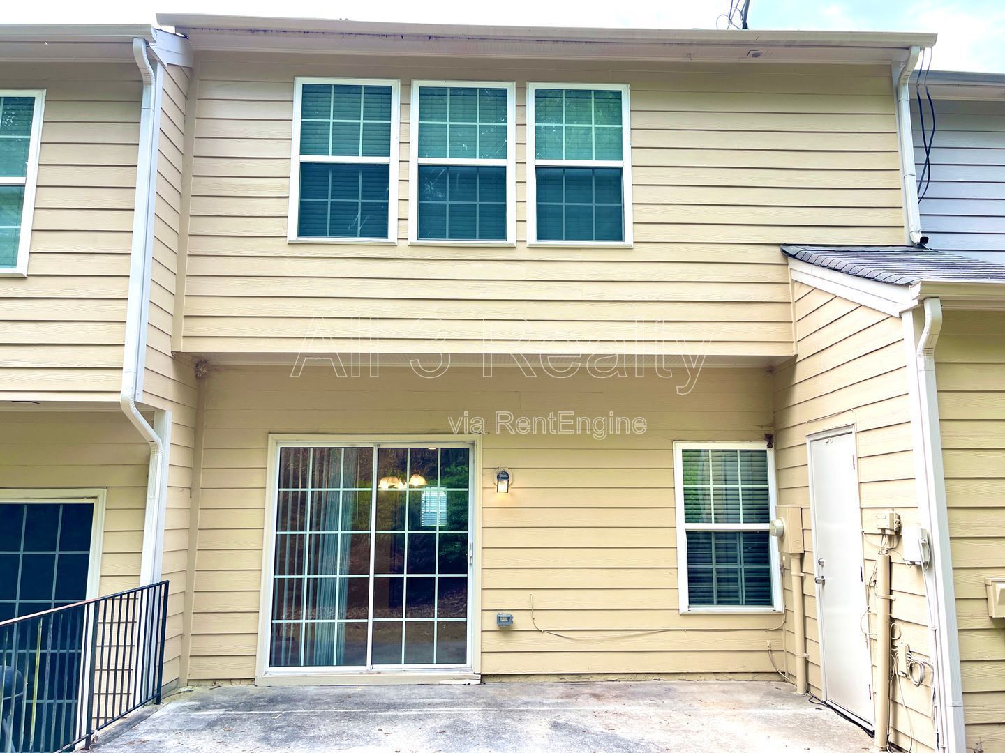 Welcome to this stunning 3-bedroom, 2.5-bathroom townhome, perfectly situated in the vibrant heart of Atlanta, GA. property image