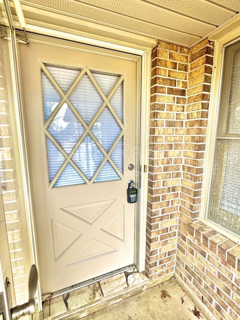 3-Bedroom Ranch in Forest Hills property image