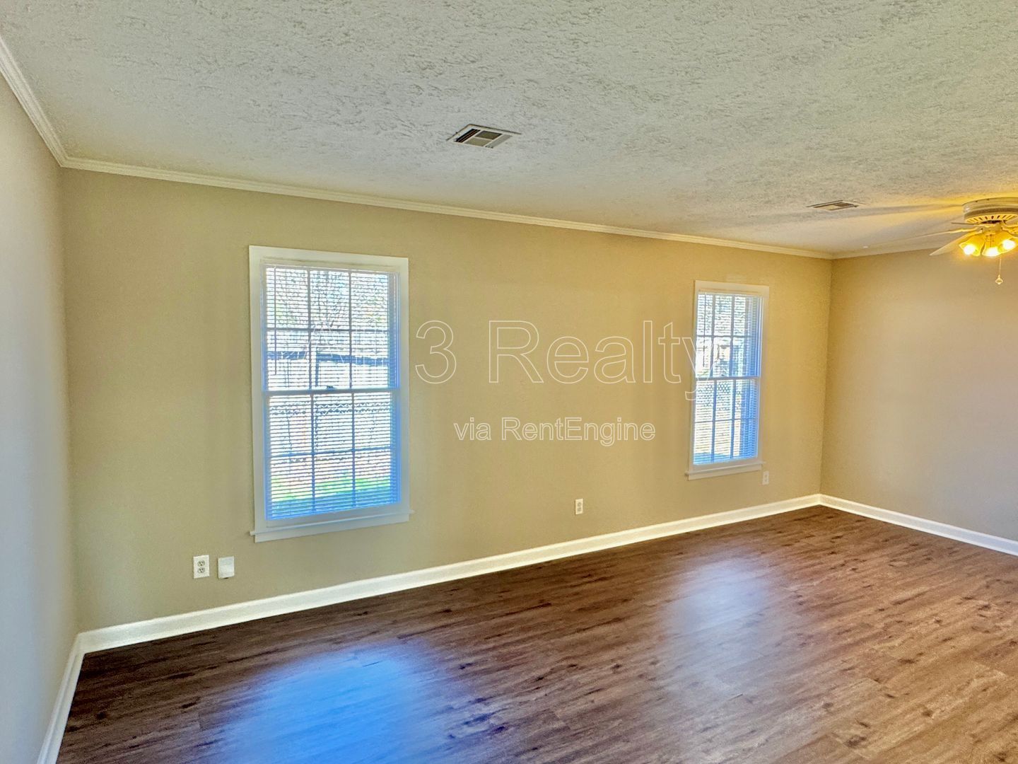 3-Bedroom Ranch in Forest Hills property image