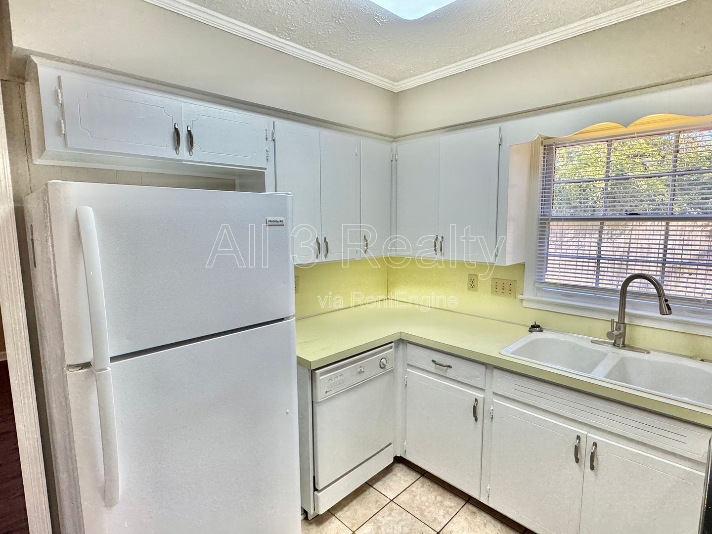 3-Bedroom Ranch in Forest Hills property image