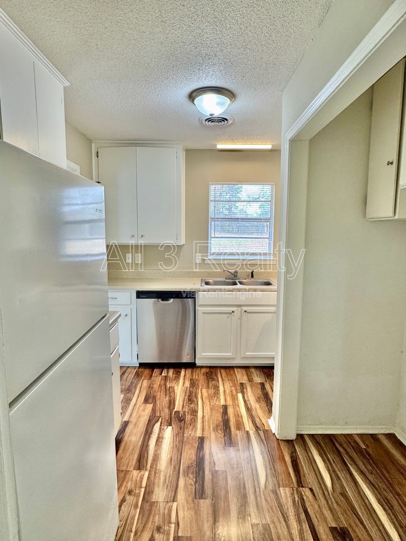 3 Bedroom / 2 Bathroom home is ready to impress! property image