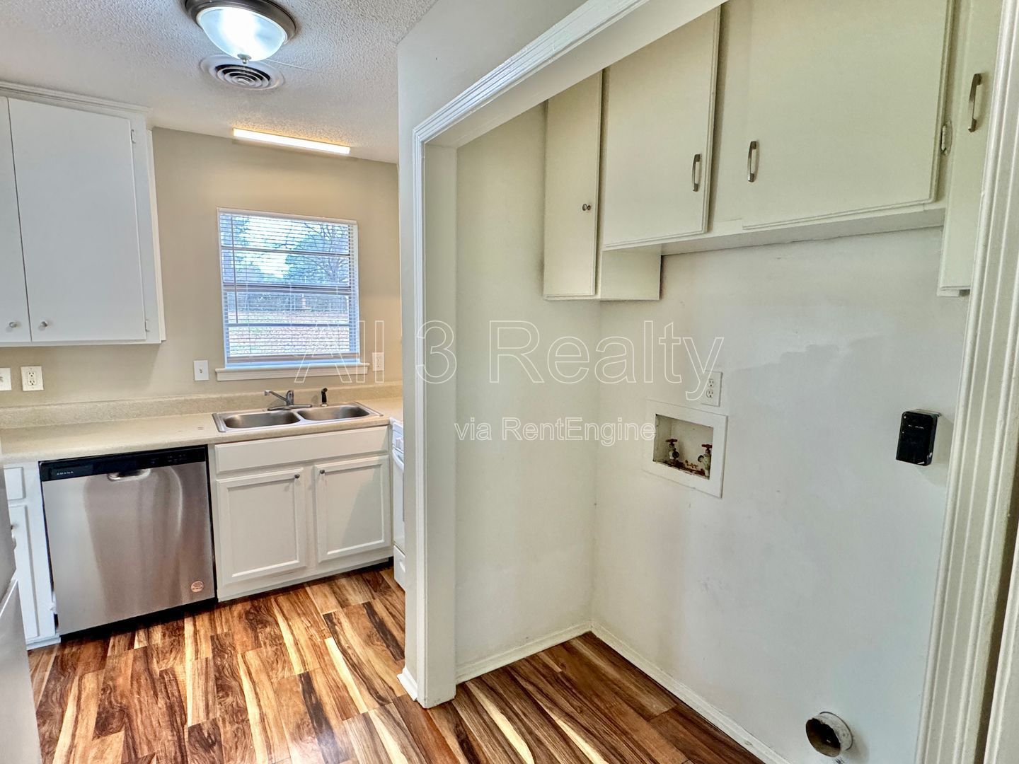 3 Bedroom / 2 Bathroom home is ready to impress! property image