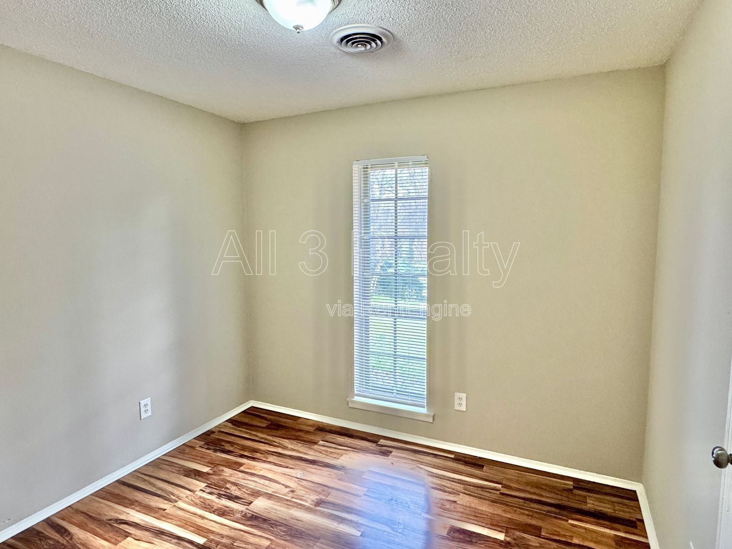 3 Bedroom / 2 Bathroom home is ready to impress! property image