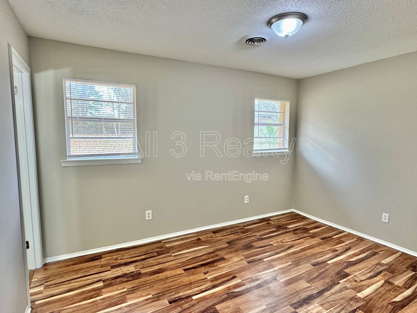 3 Bedroom / 2 Bathroom home is ready to impress! property image