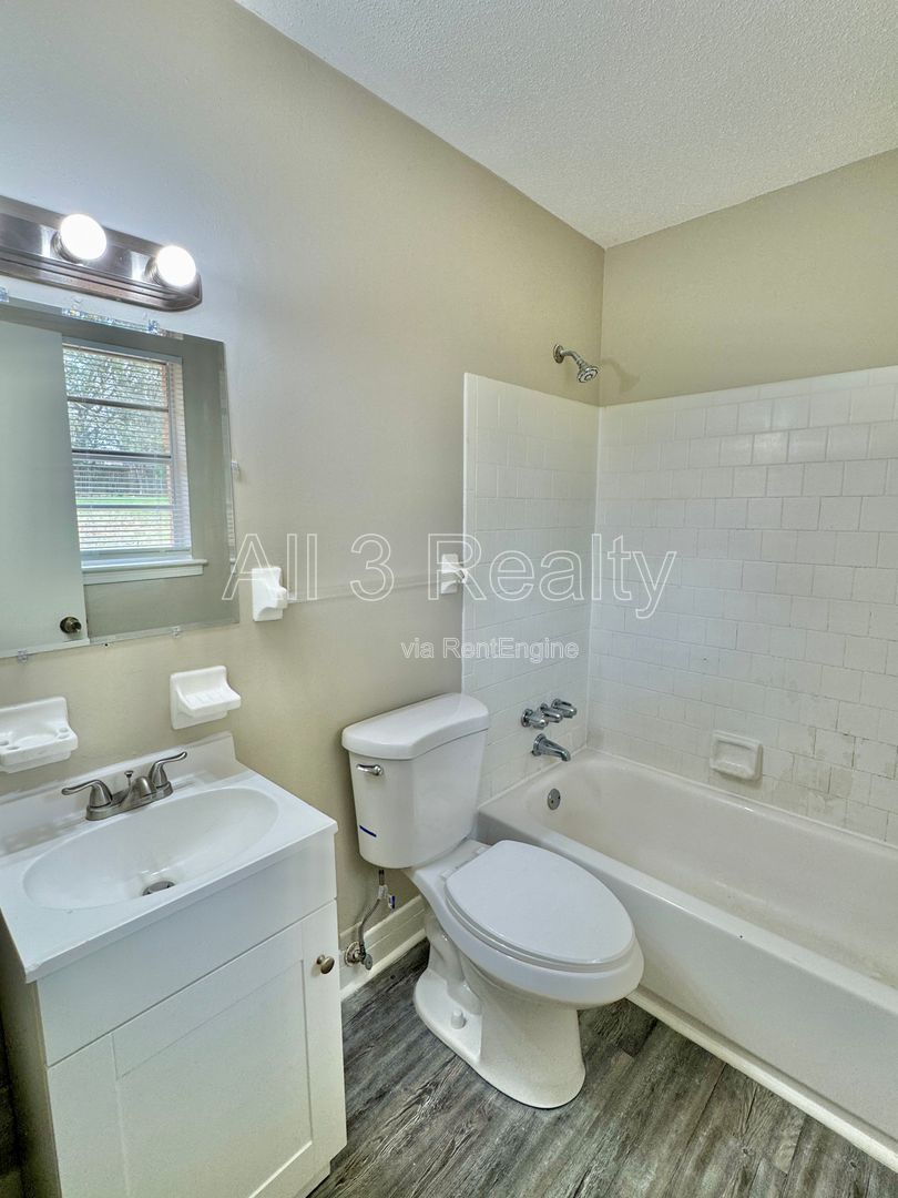 3 Bedroom / 2 Bathroom home is ready to impress! property image