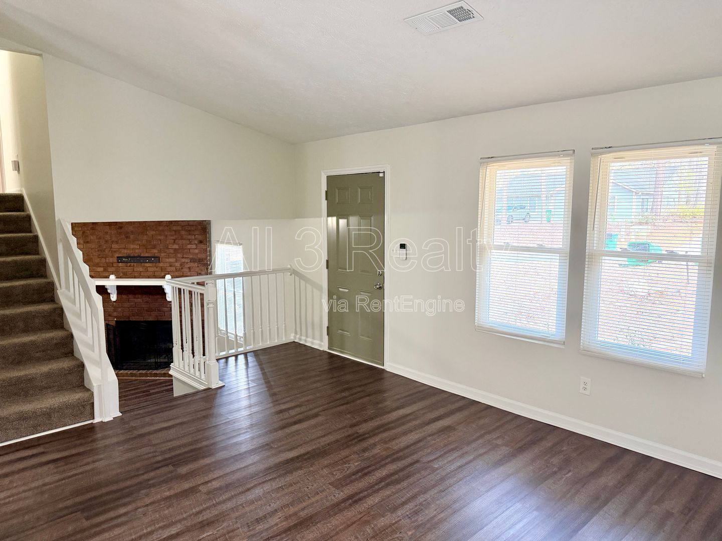 Welcome to this charming 3-bedroom, 2-bathroom home located in the vibrant community of Lithonia, GA. property image