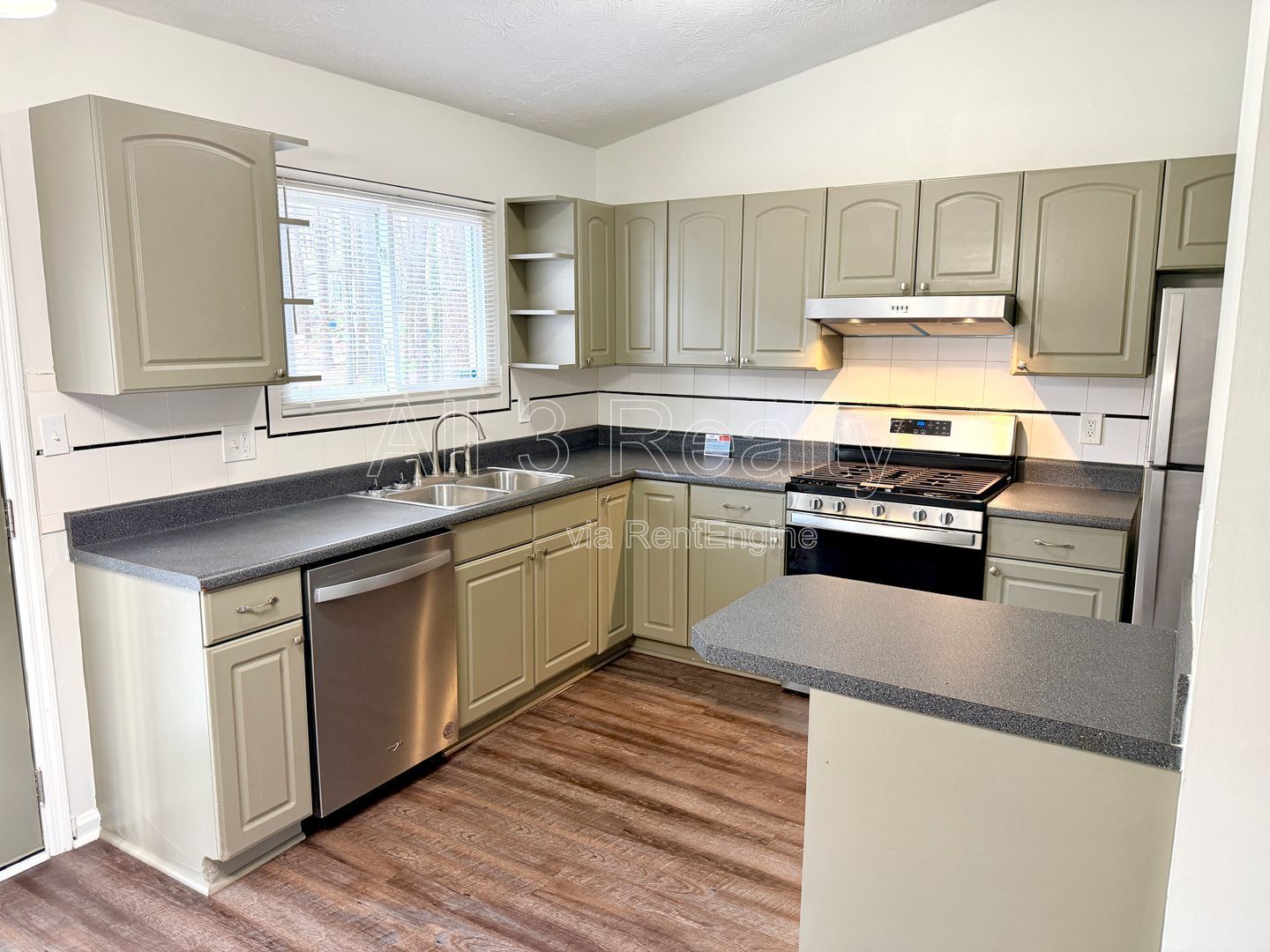 Welcome to this charming 3-bedroom, 2-bathroom home located in the vibrant community of Lithonia, GA. property image