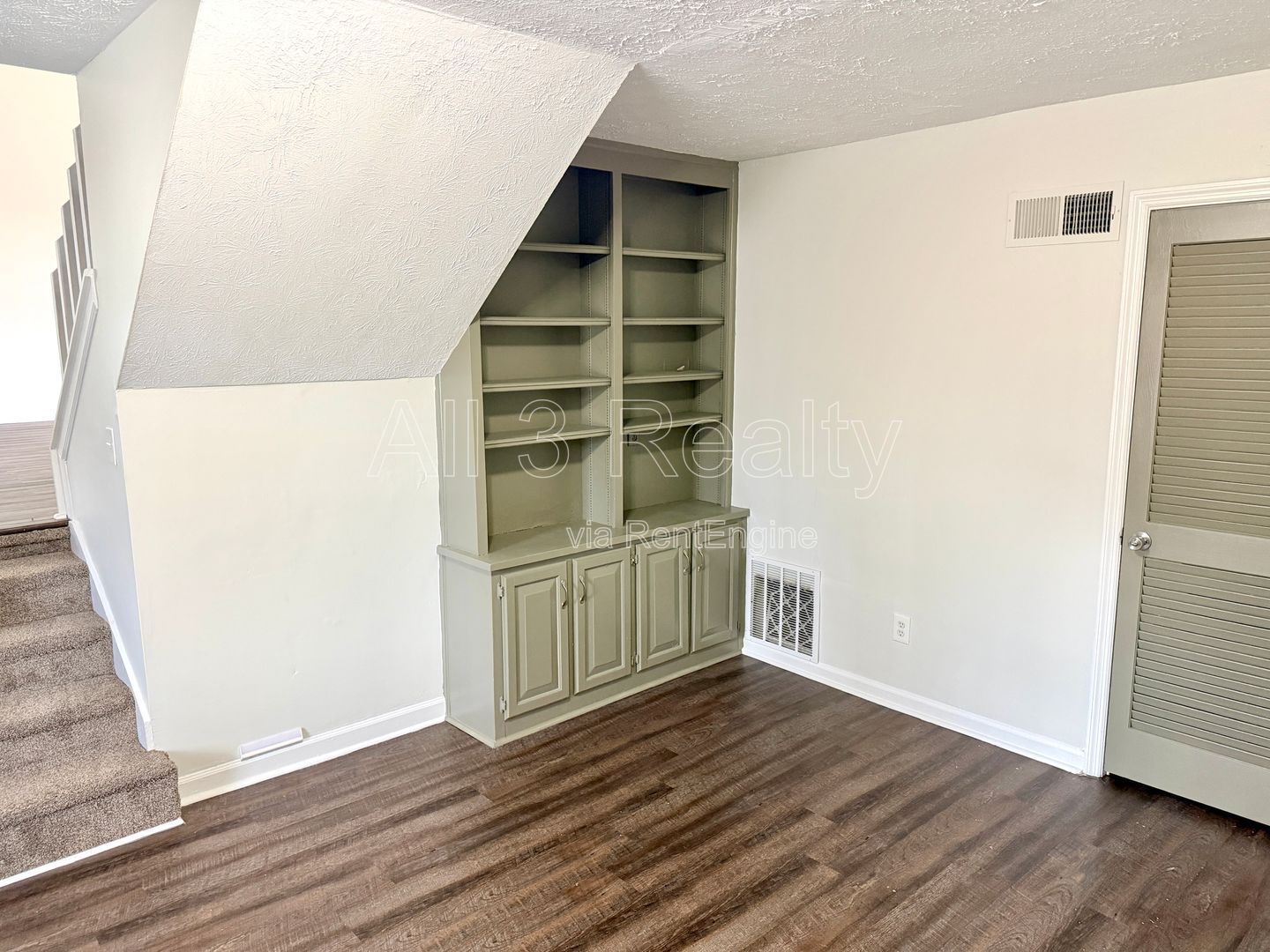 Welcome to this charming 3-bedroom, 2-bathroom home located in the vibrant community of Lithonia, GA. property image