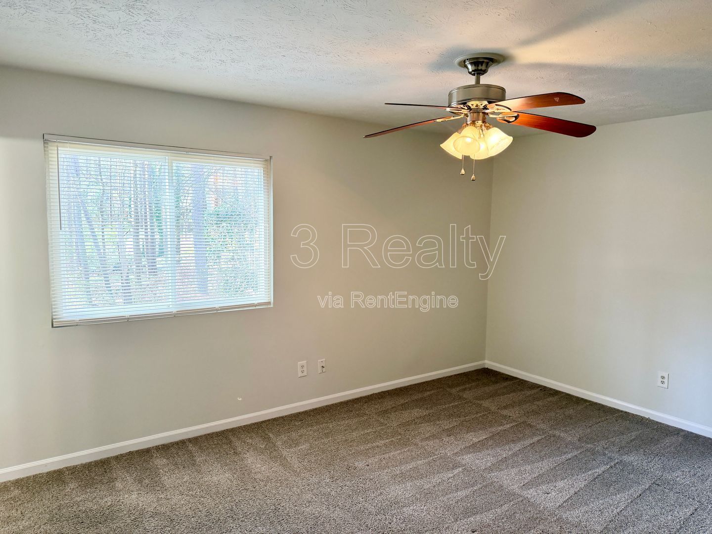 Welcome to this charming 3-bedroom, 2-bathroom home located in the vibrant community of Lithonia, GA. property image