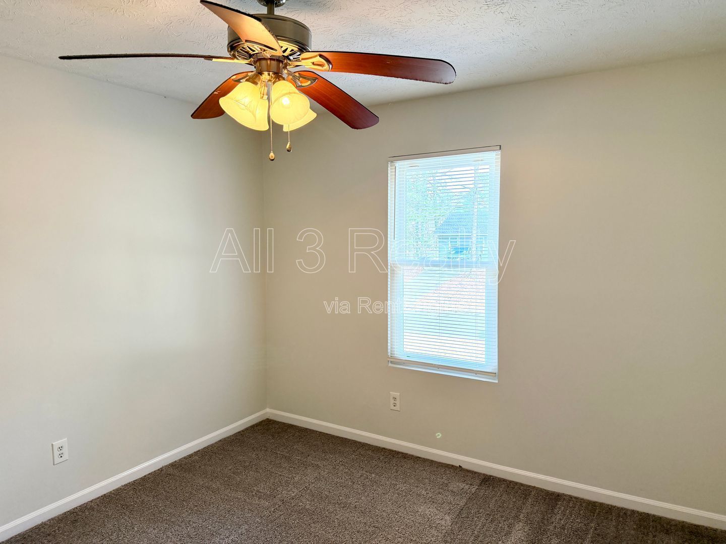 Welcome to this charming 3-bedroom, 2-bathroom home located in the vibrant community of Lithonia, GA. property image