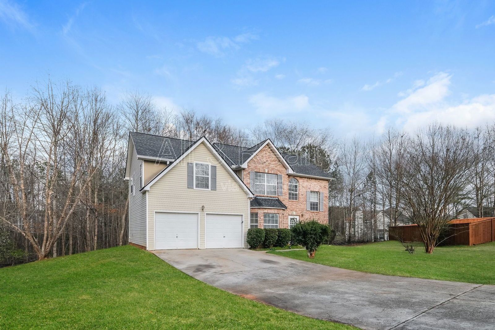 Located in Hampton, GA, this spacious 4-bedroom, 2.5-bath home offers generous living areas and abundant natural light throughout. property image