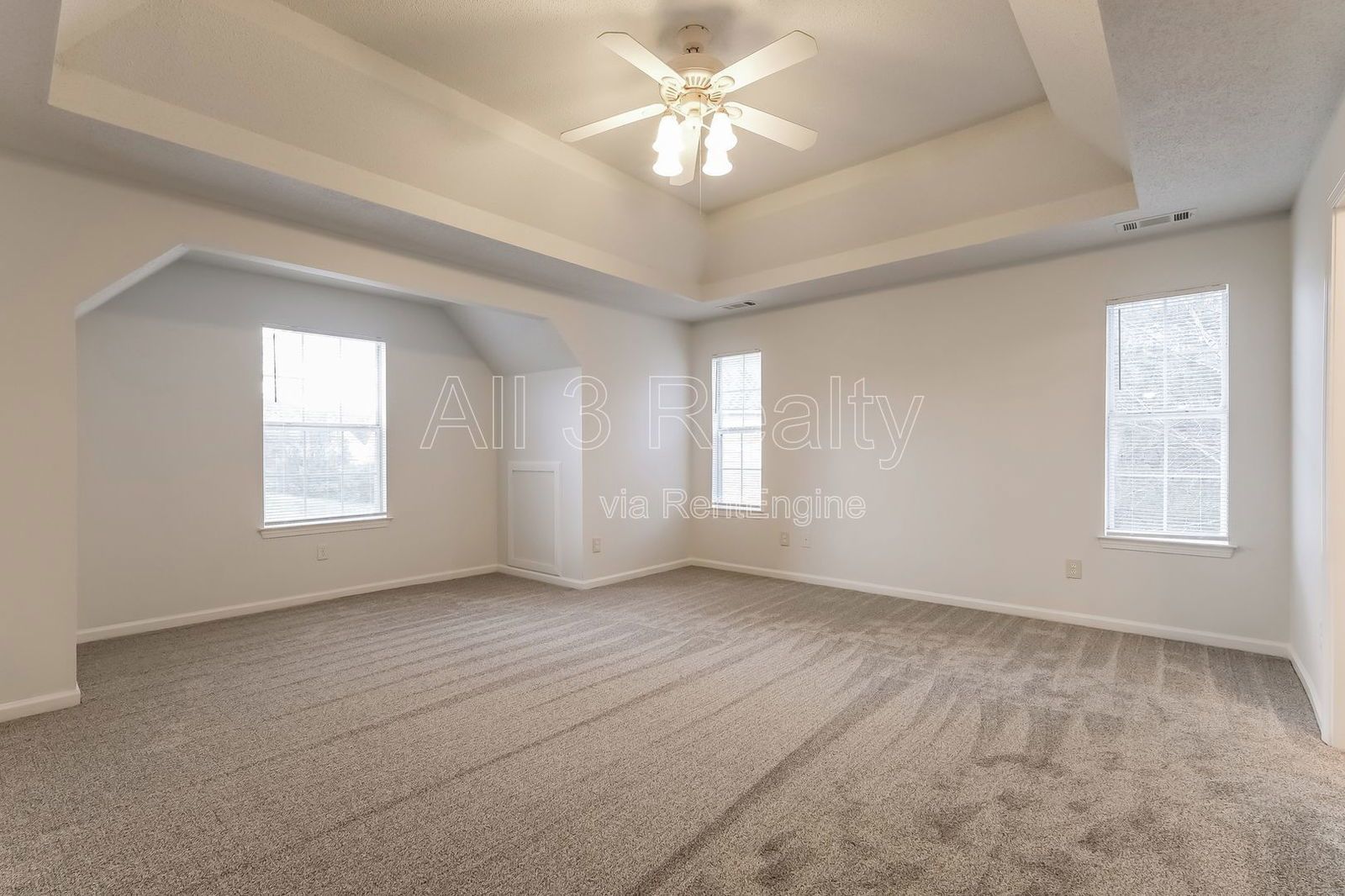 Located in Hampton, GA, this spacious 4-bedroom, 2.5-bath home offers generous living areas and abundant natural light throughout. property image