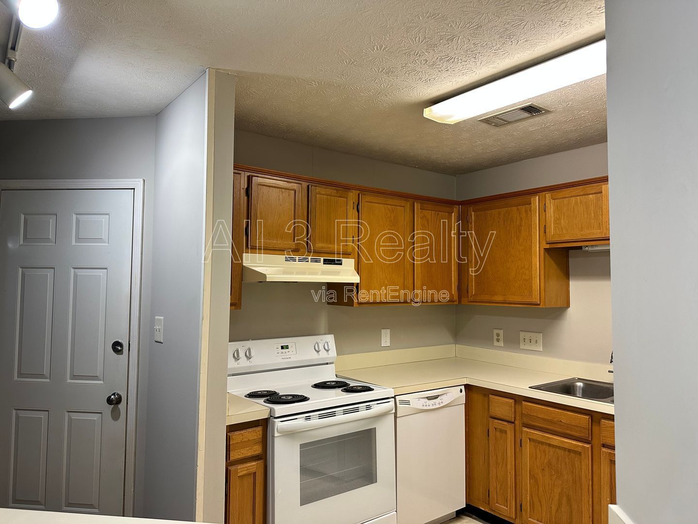 Charming 2-Bedroom Home with Great Curb Appeal! property image