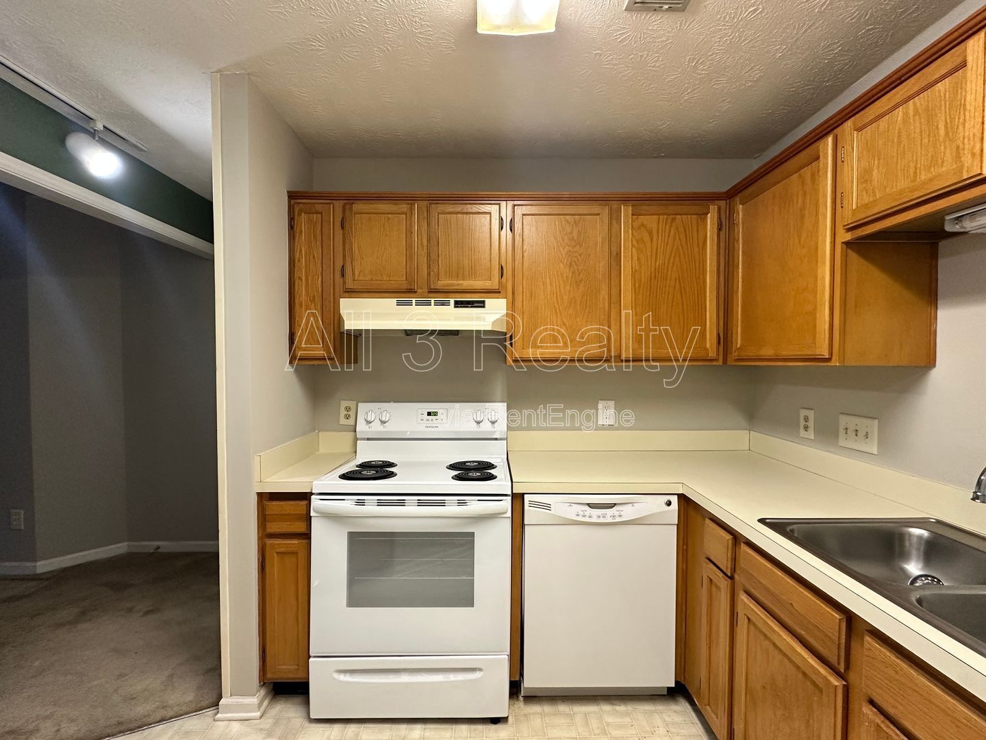 Charming 2-Bedroom Home with Great Curb Appeal! property image