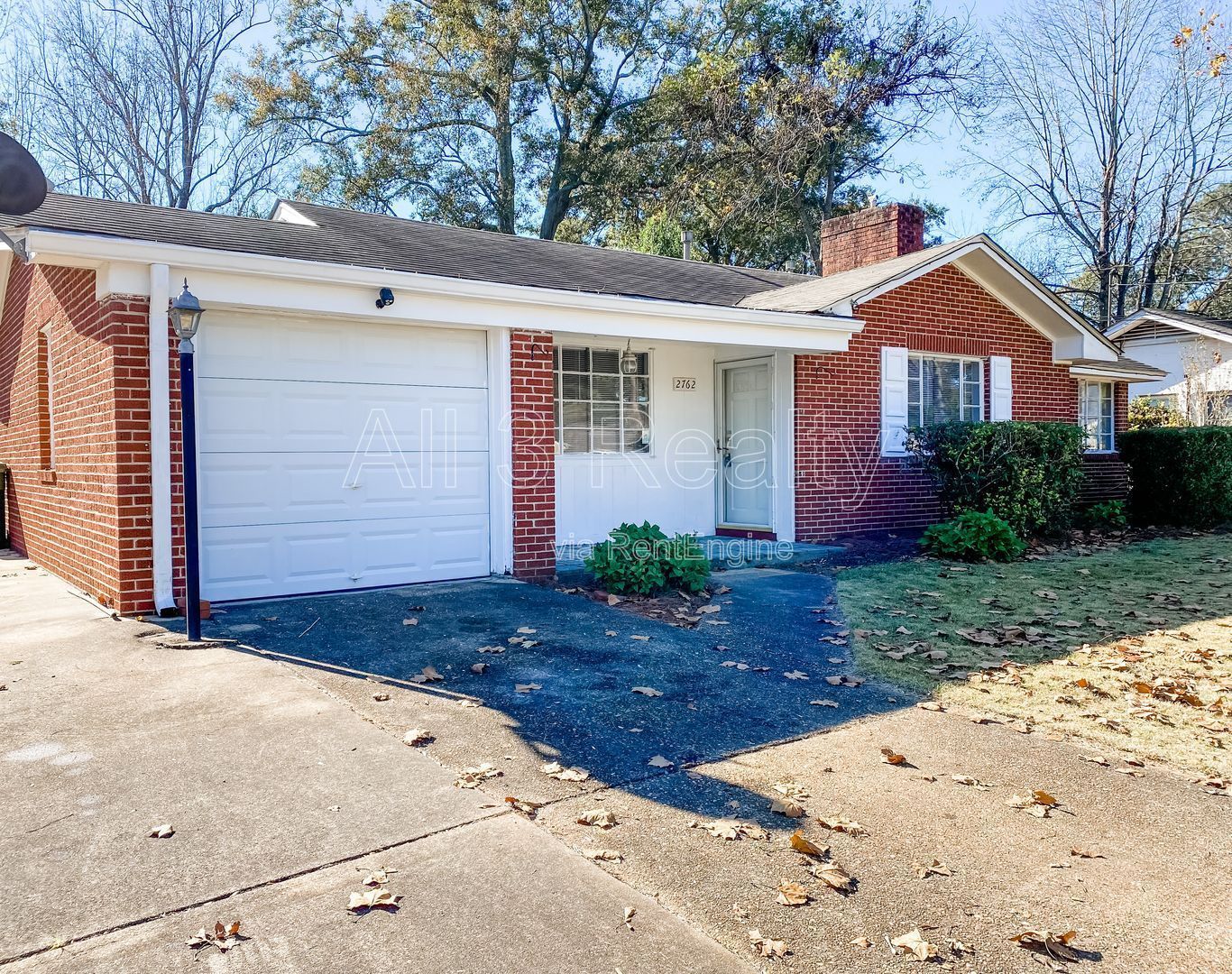 Charming 3-bedroom ranch property image