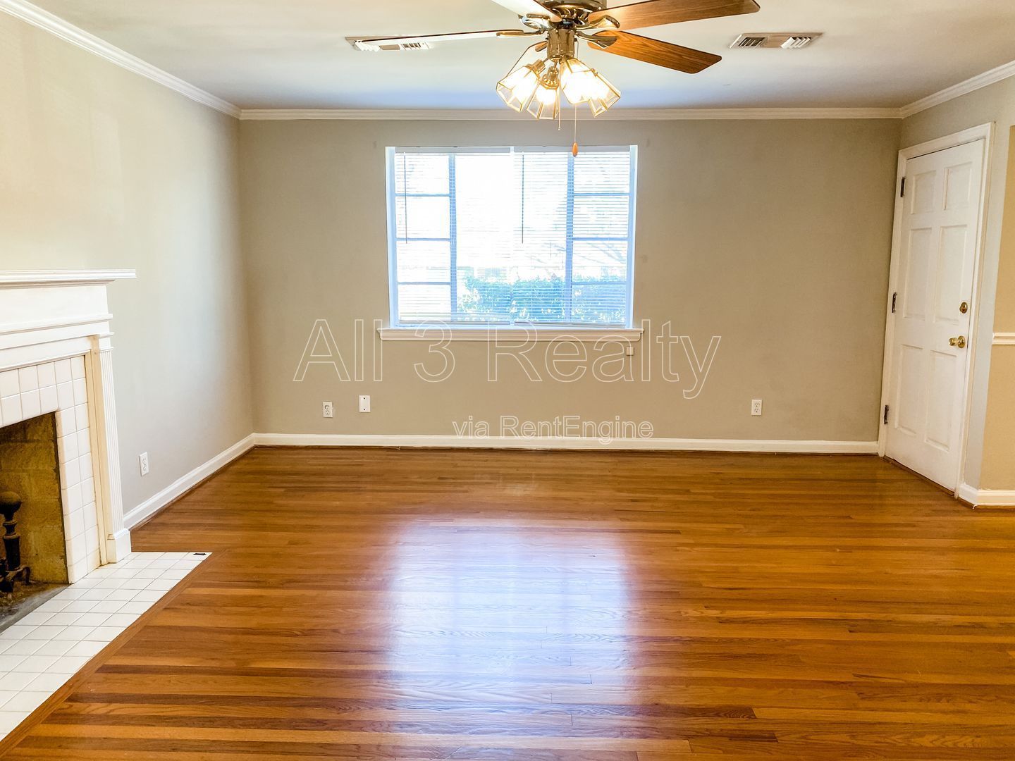 Charming 3-bedroom ranch property image