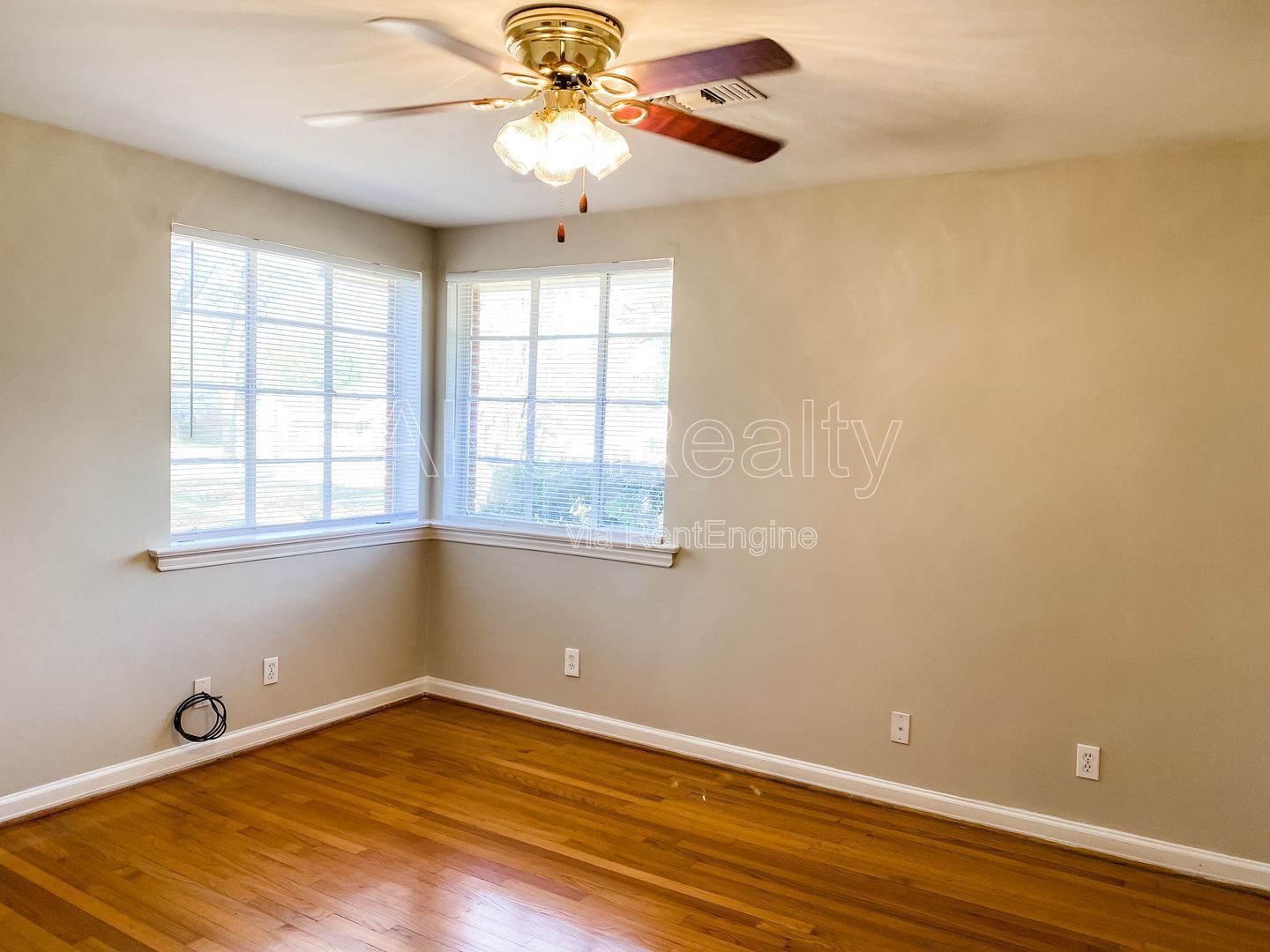 Charming 3-bedroom ranch property image