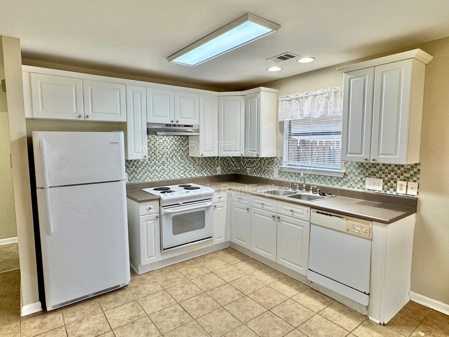 3-Bedroom Gem in Park Lake!! property image